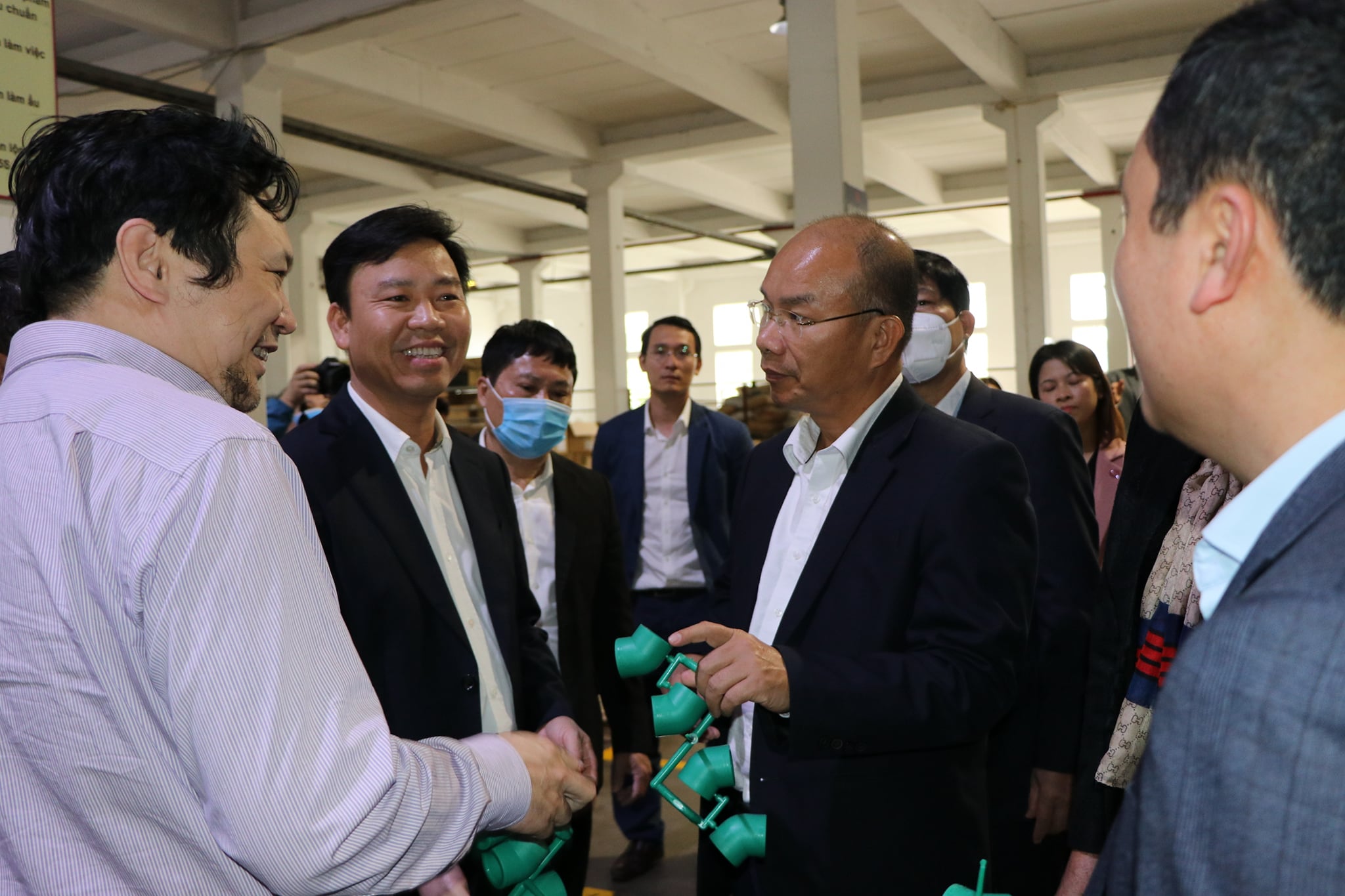 Đoàn HAMI tại nhà máy ống nhựa EUROPIPE