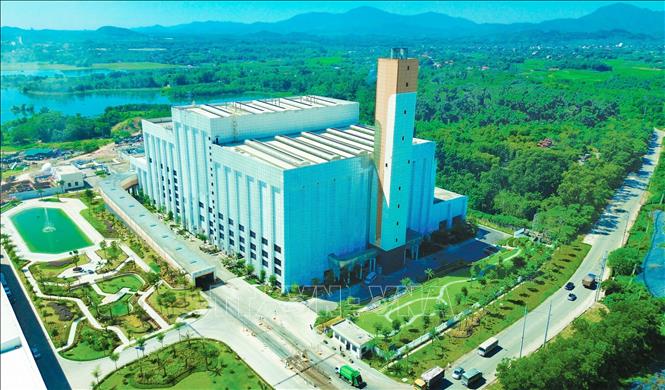 Nhà máy điện rác Seraphin (Tập đoàn AMACCAO) là nhà máy quy mô lớn đầu tiên do doanh nghiệp Việt Nam làm chủ đầu tư. Ảnh: Thành Phương -TTXVN