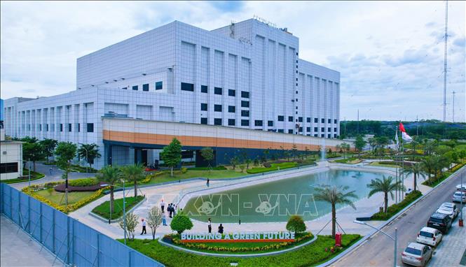 Nhà máy điện rác Seraphin giúp xử lý 1/3 lượng rác thải sinh hoạt của Thủ đô, giảm thiểu lượng lớn rác thải sinh hoạt chôn lấp. Đây là công trình tiêu biểu ứng dụng cả 3 mô hình Kịnh tế xanh - kinh tế tuần hoàn - kinh tế số. Ảnh: Thành Phương - TTXVN